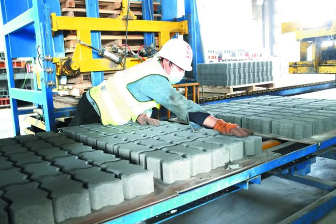 哈密高新技術(shù)產(chǎn)業(yè)開發(fā)區(qū) 以環(huán)?？萍简?qū)動產(chǎn)業(yè)迭代升級與綠色發(fā)展